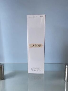 La Mer Skincolor de La Mer – The Angled Foundation Brush